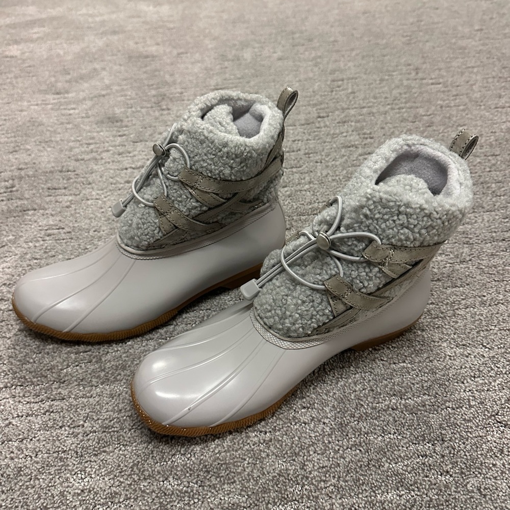 BRAND NEW Spearry Women's Gray Winter Boots